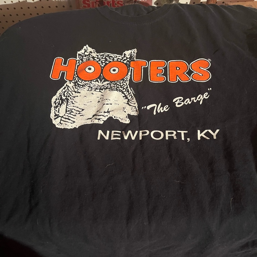 Hooters t